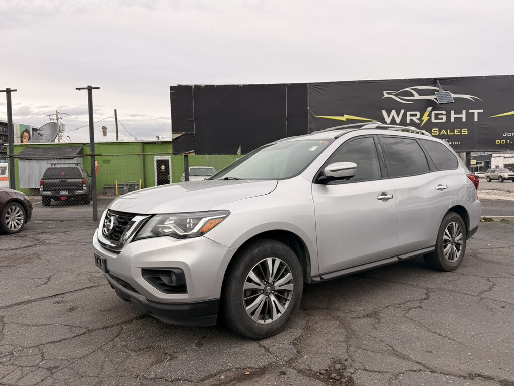 2017 NISSAN PATHFINDER SL