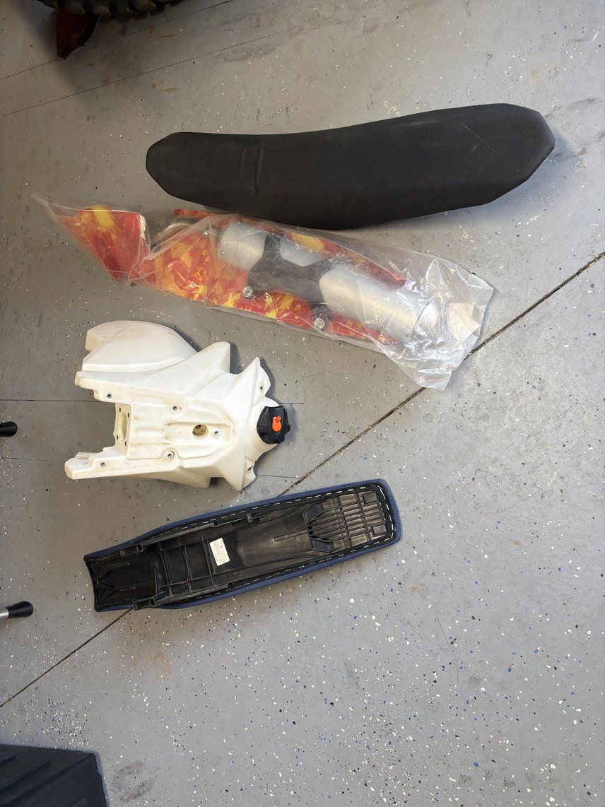 dirt bike gas tank and OEM seats