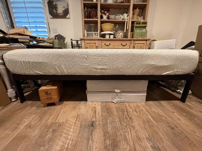 Twin XL Puffy Mattress + Metal Bed Frame – Like New – Perfect for College Dorm or Apartment