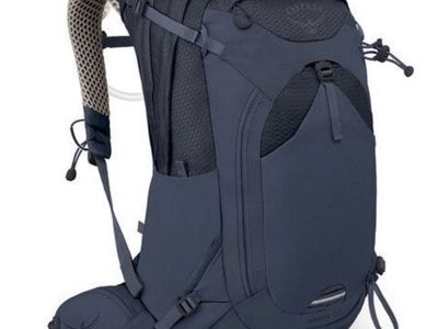 Osprey Mira 22 Women's Hydration Hiking Pack - 2.5L Bladder & AirSpeed Ventilation - New w/ Tags