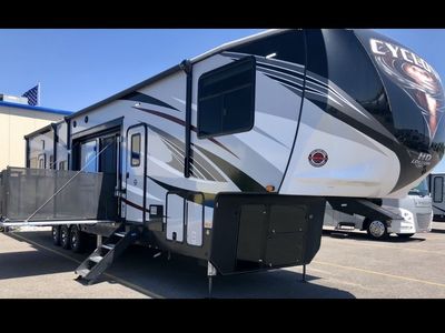 2021 heartland cyclone fifth wheel toyhauler