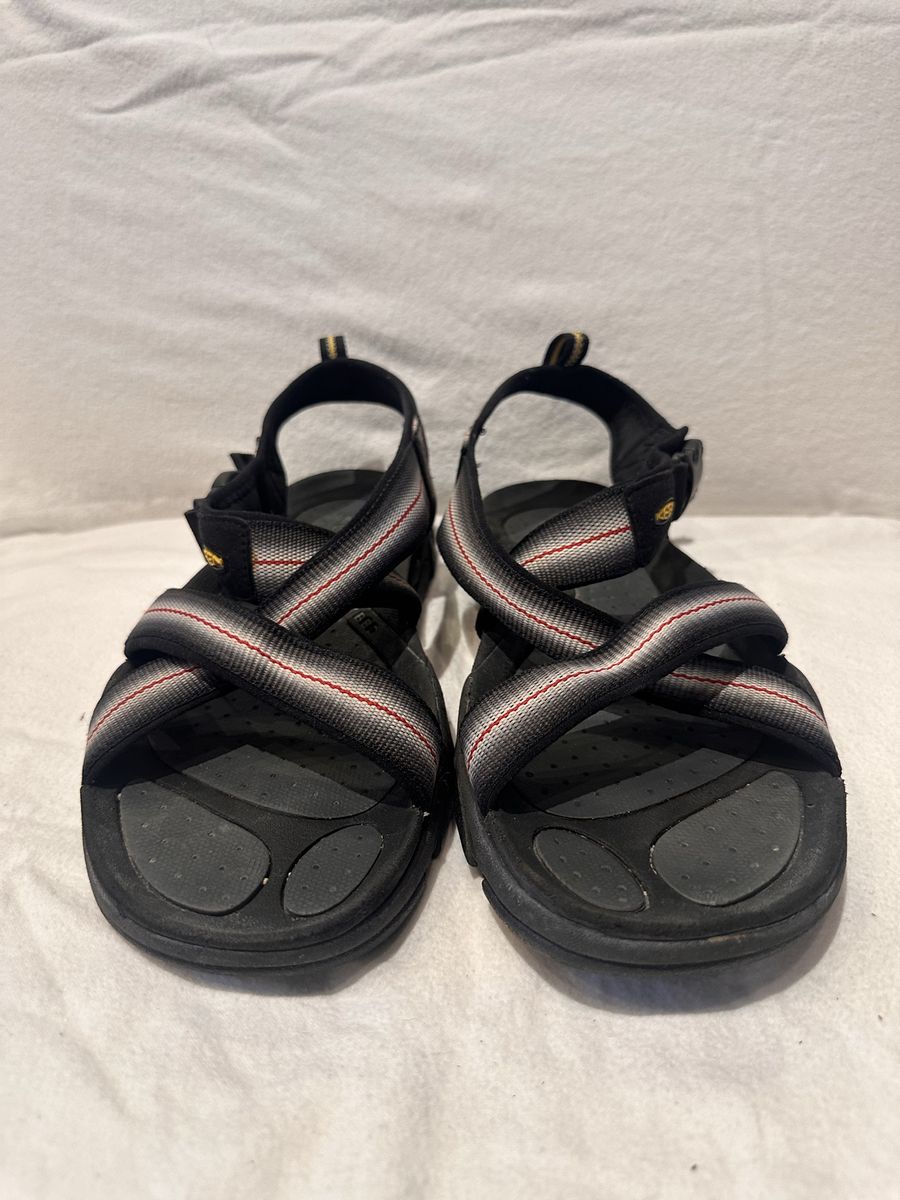 Keen men’s size 12 black/gray with red trim, casual sandals
