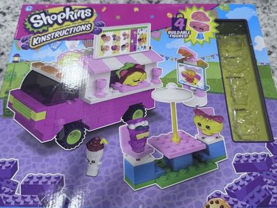 Shopkins Kinstructions Food Fair Truck 184 Pieces Building Set