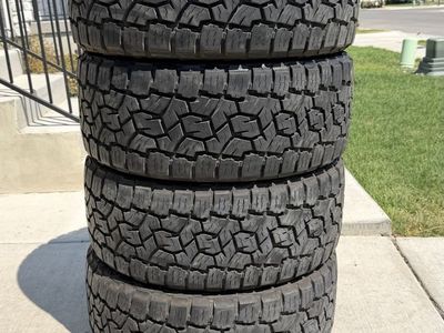 35/12.50R20 Toyo AT3 Load E like new