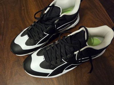Men's Size 8 baseball cleats
