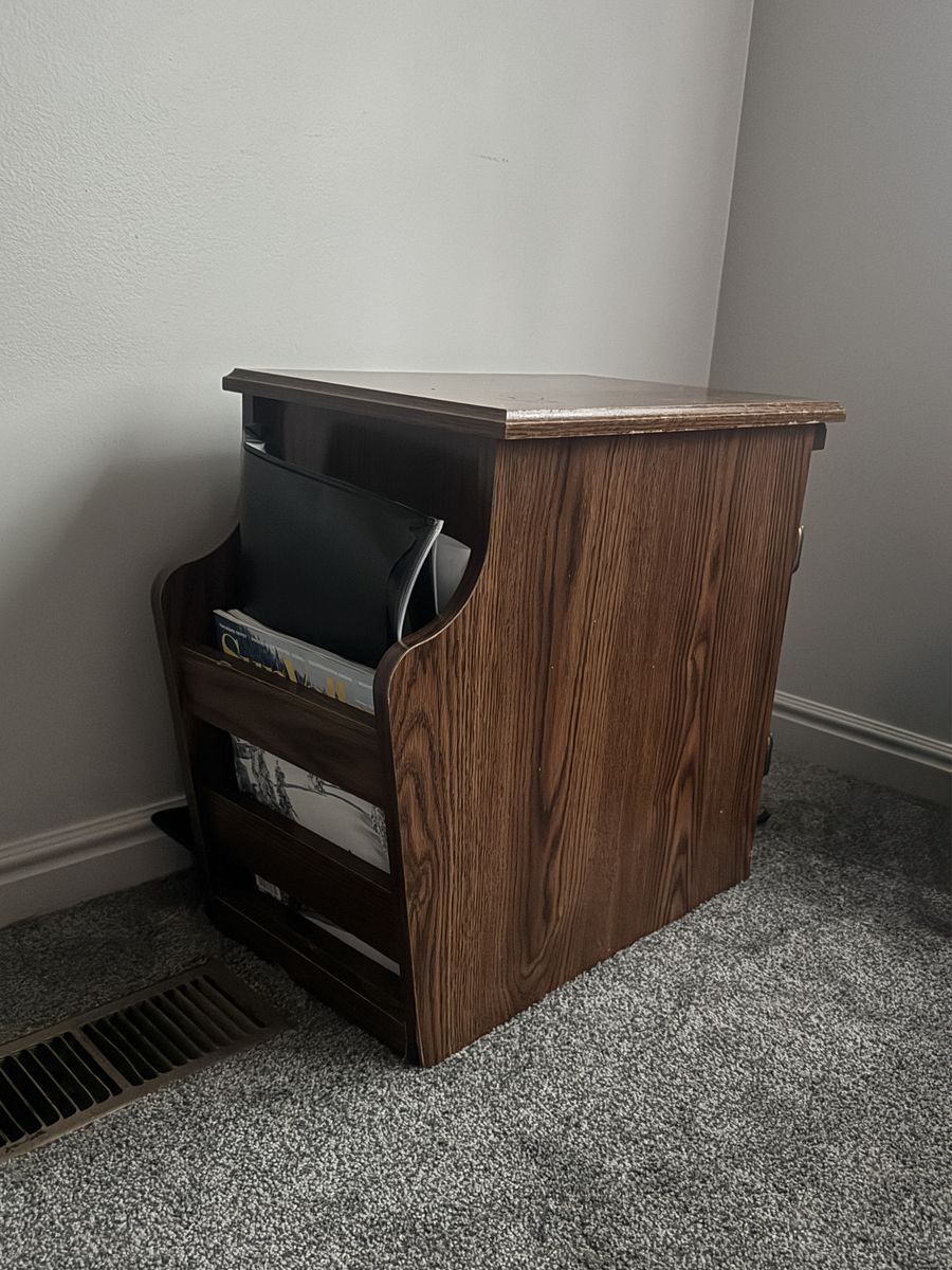magazine holder/side table