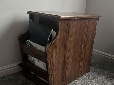 magazine holder/side table