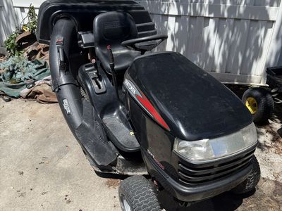 Craftsman DYT4000 riding mower w/bagger
