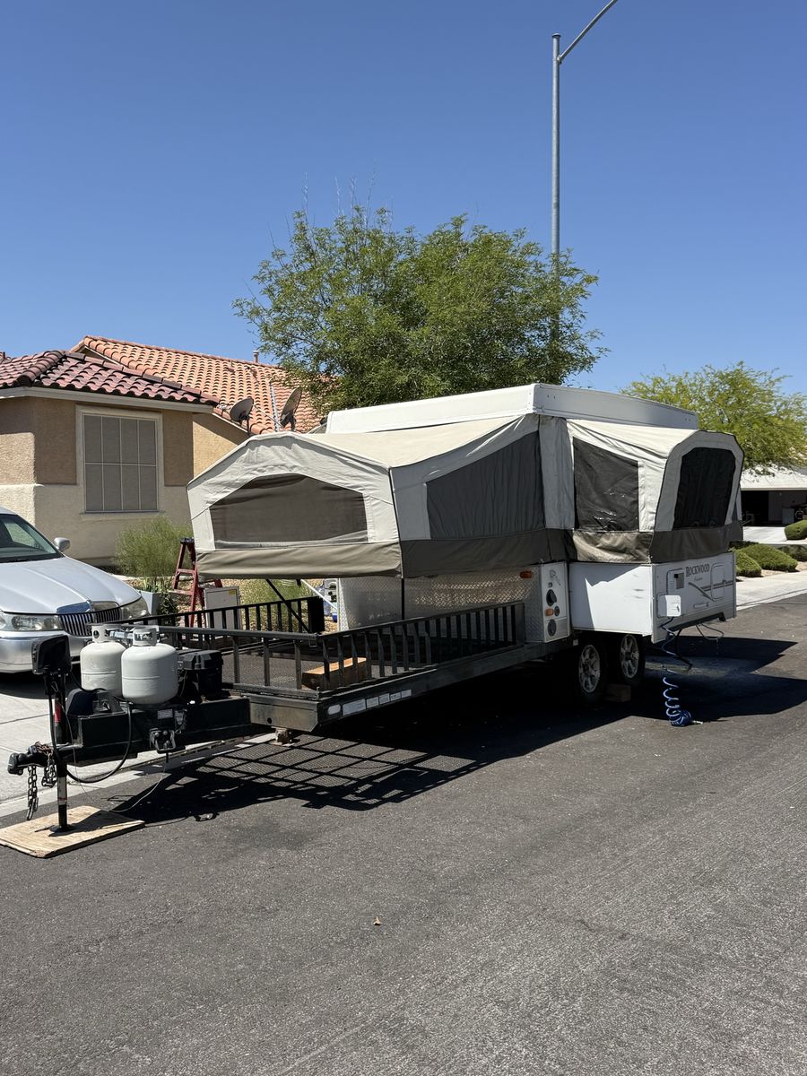 2009 Forest River Rockwood Freedom 282TXR Toy Hauler Pop-Up Camper