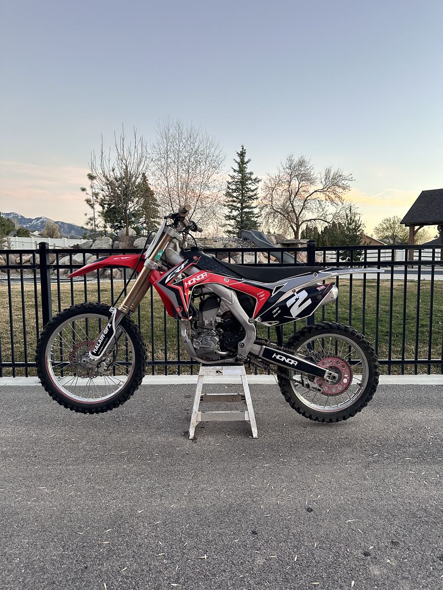 2017 Honda 250r CLEAN