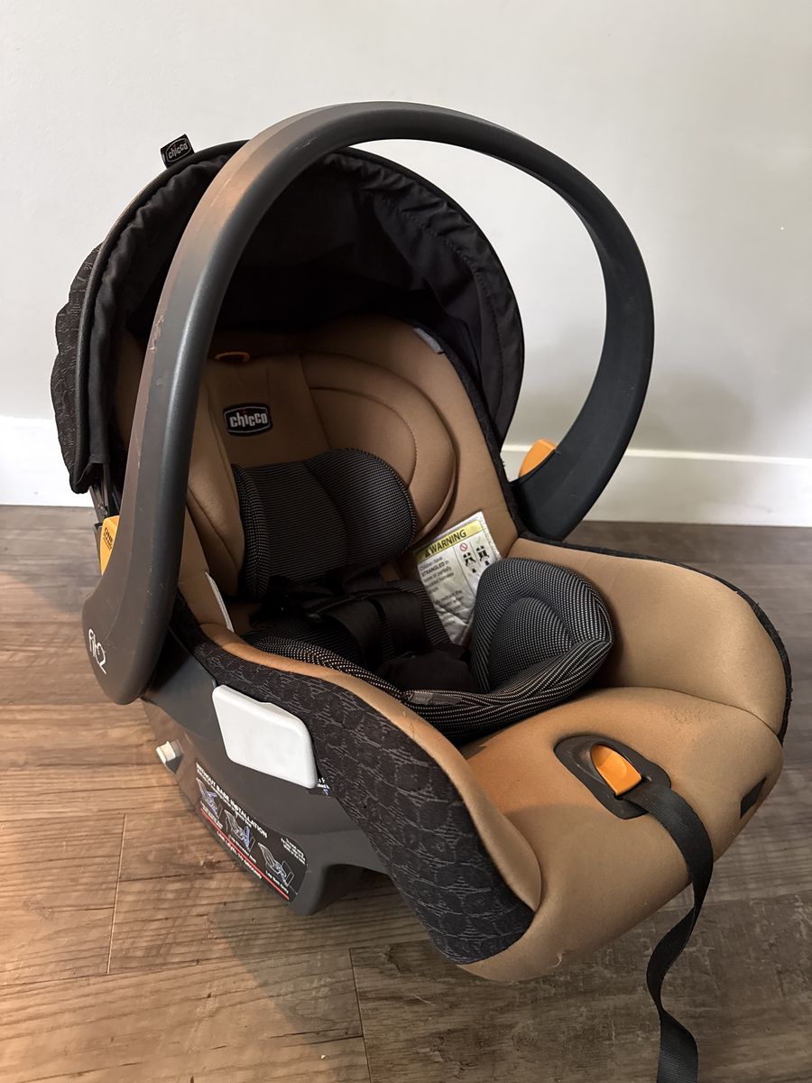 Chicco keyfit 2 car seat & base