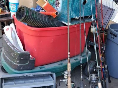 14 fishing Rods 10 with reels some new "Spincast, bait cast, fly rod, beginner rod n reel.. all.work flawlessly + Xl tackle box
