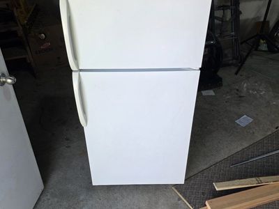 Crosley Top Freezer Refrigerator White 15"