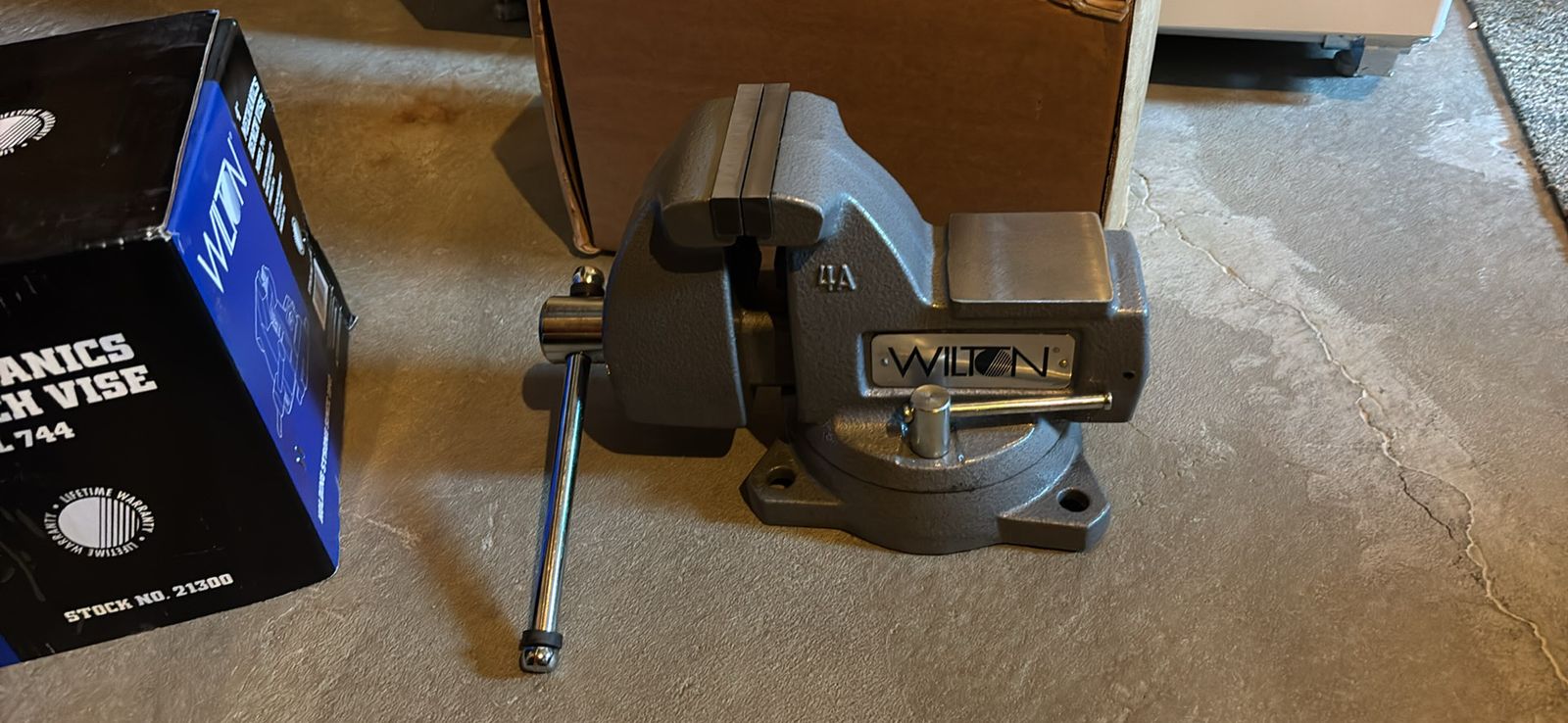 Wilton Mechanics Bench Vise Model 744 4" 21300 New in Box