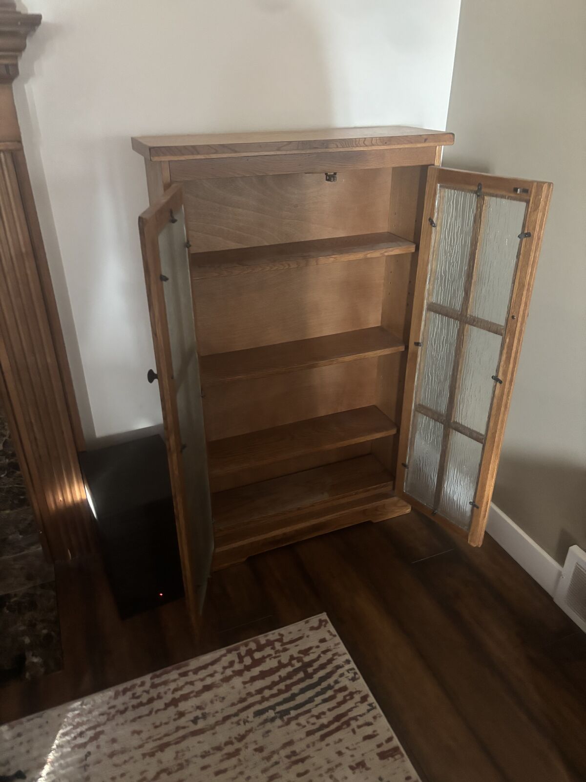 Entertainment center and cabinet