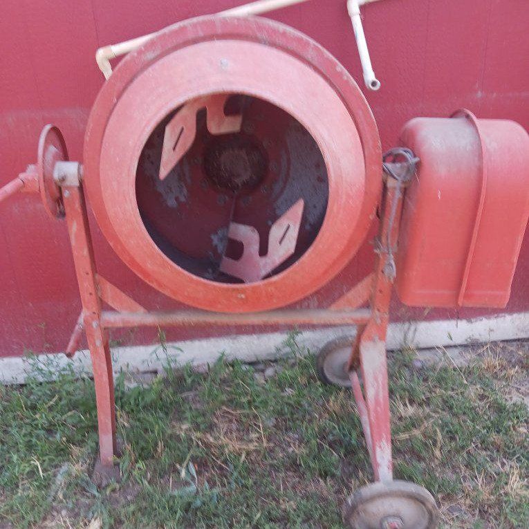 cement/concrete mixer