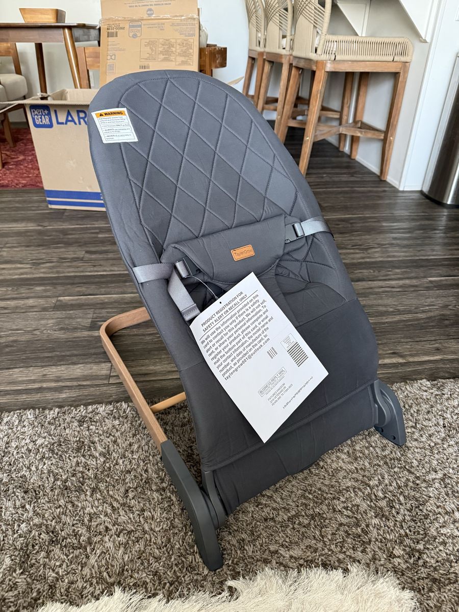 Brand new with tags Taylengrow Foldable baby bouncer