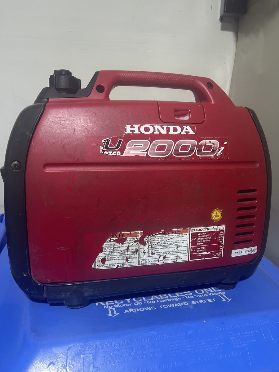 Honda EU 2000 Generator