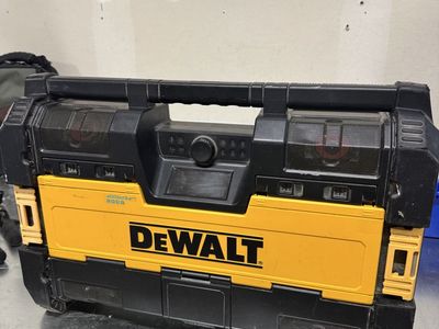 Dewalt radio charger