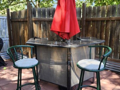 Outdoor Bar and 2 Bar stools