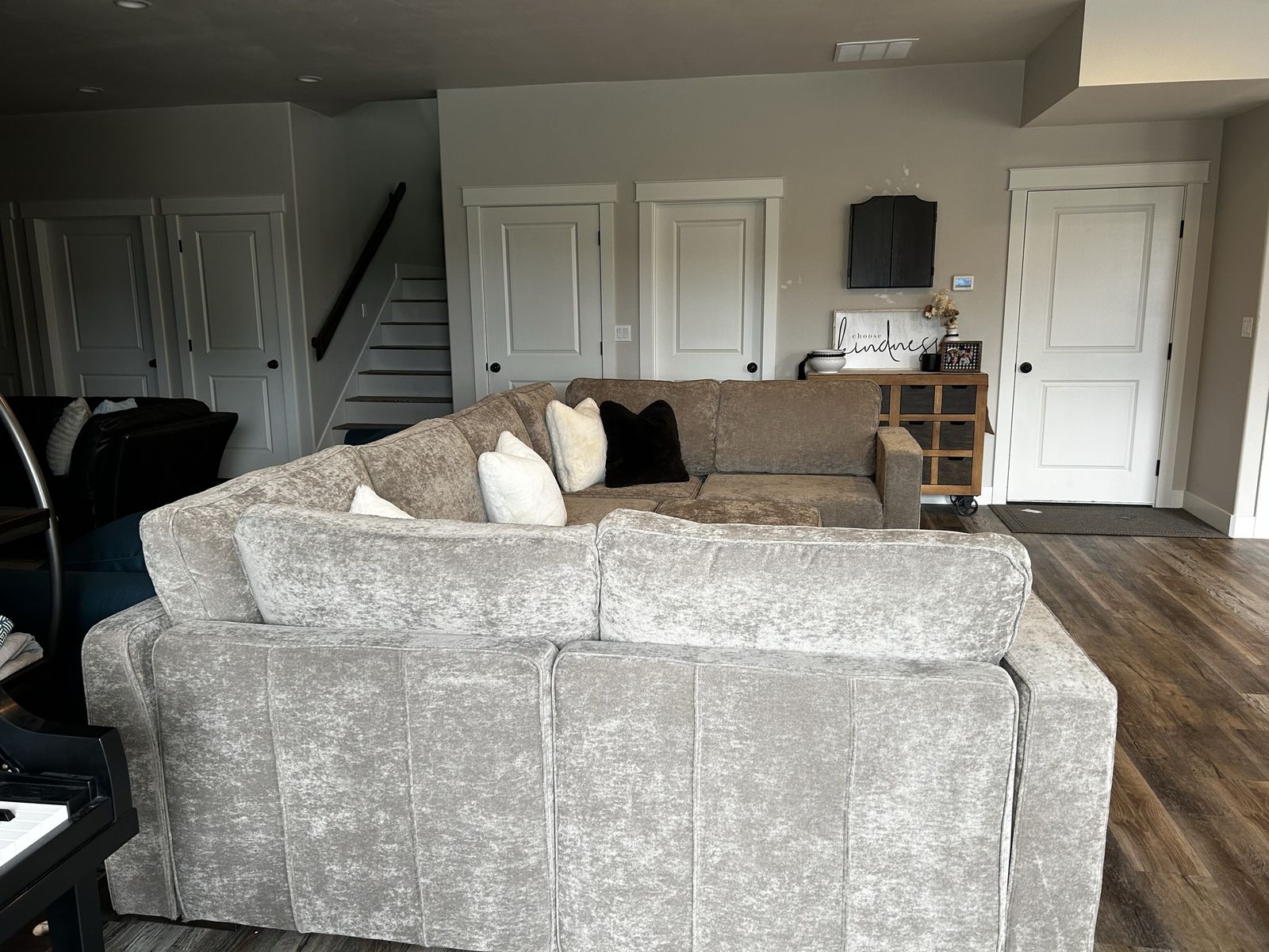 Main image 5