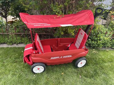 Deluxe Radio Flyer wagon 2 seater with lots of storage