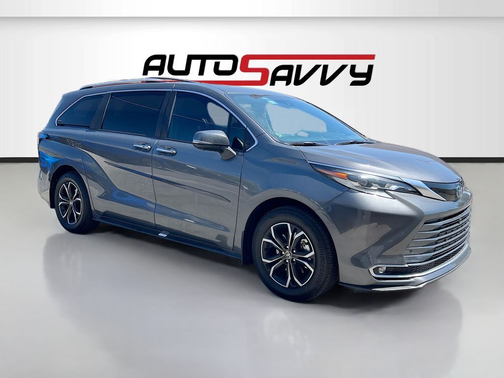 2025 Toyota Sienna Platinum 7-Passenger