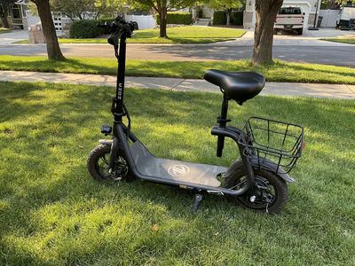 Seated e-scooter