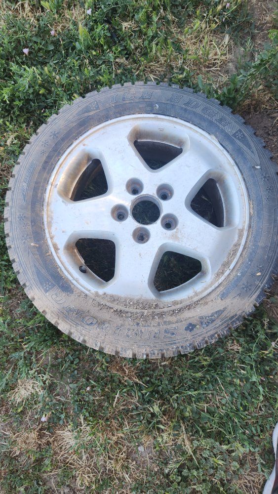 Honda Alloy Rim w/ tire