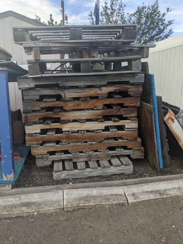 Used Wooden Pallets for DIY Projects or Shipping - Various Conditions
