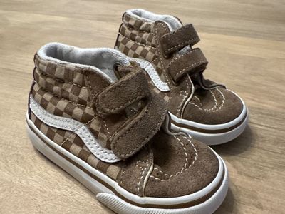 Boys checkered high top Vans, size 6.5