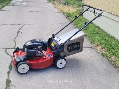 Toro lawn mower self propelled good working conditions.