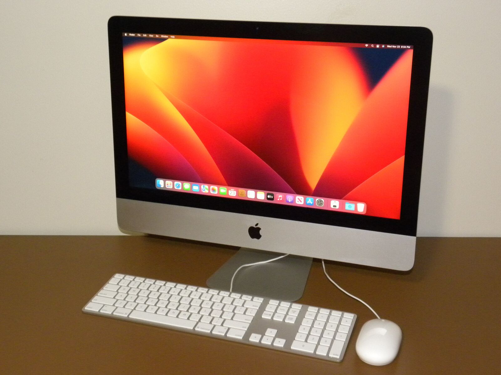 Apple iMac 21.5” Mid 2017 i5 2.3GHz 256GB PCIe SSD 16GB