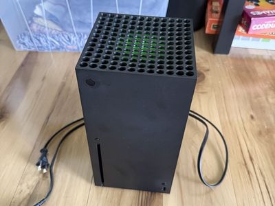 Xbox Series X w/ Controller