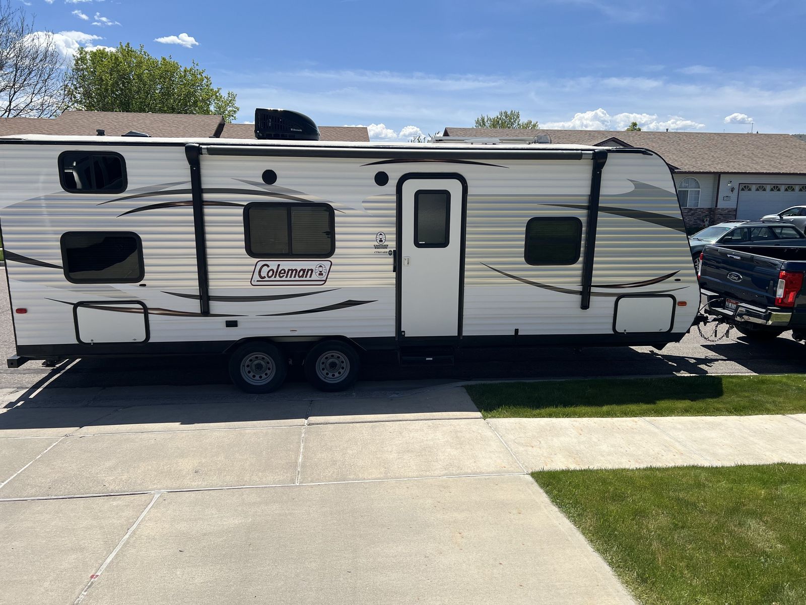 2017 Colman Lantern Edition CTS274BH