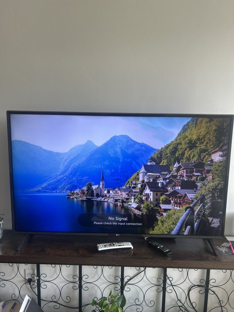 LG  55-inch 4K Ultra HD Smart LED TV