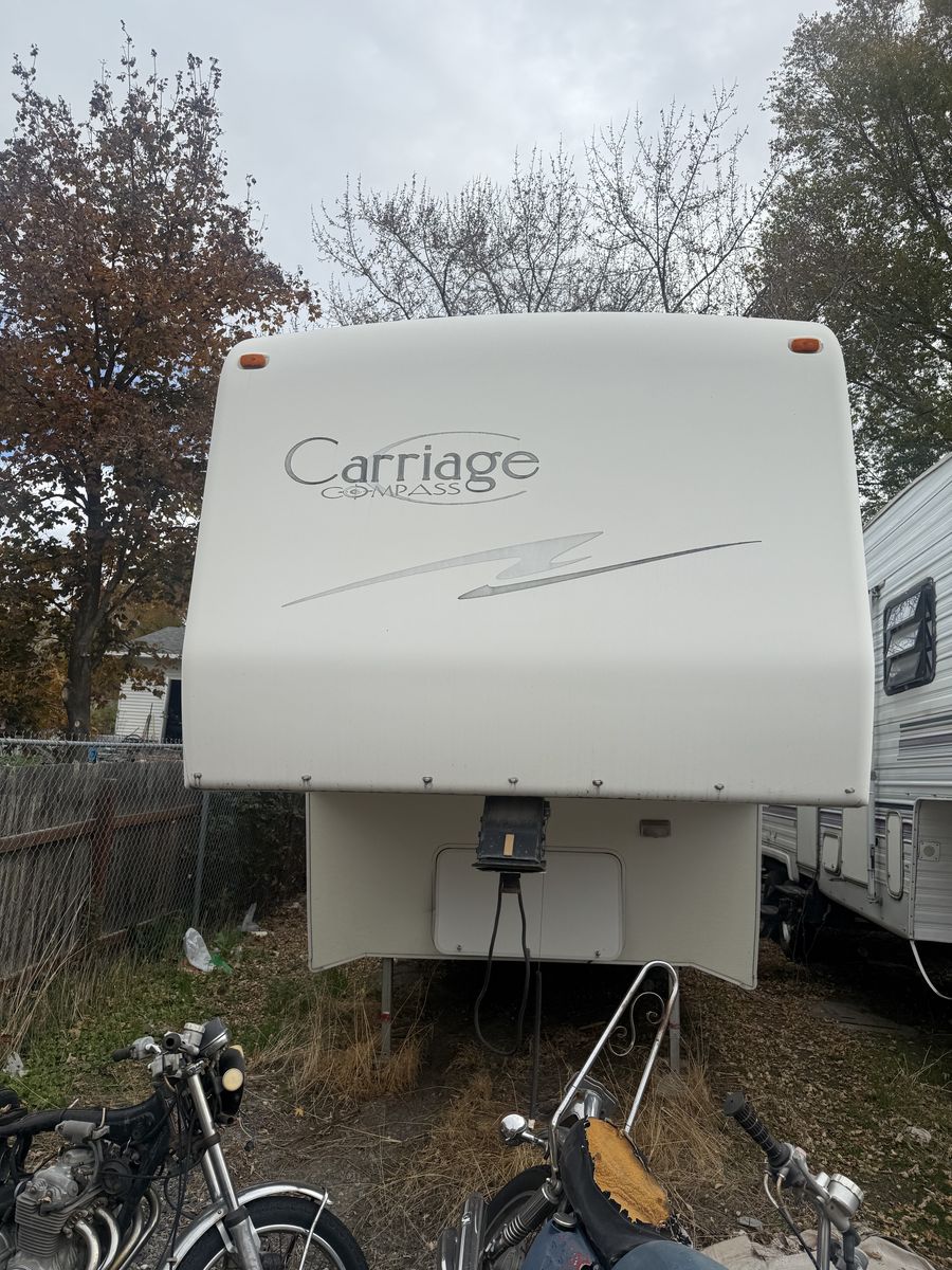 2005 Carriage Fifth Wheel RV