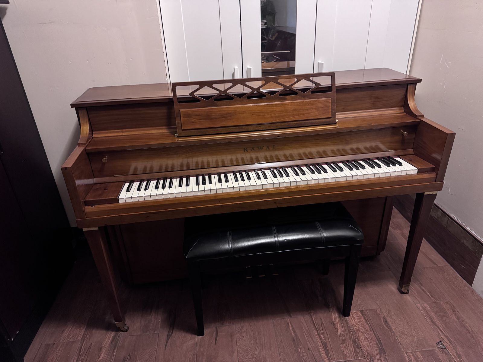 Kawai Piano with free delivery and free home tuning