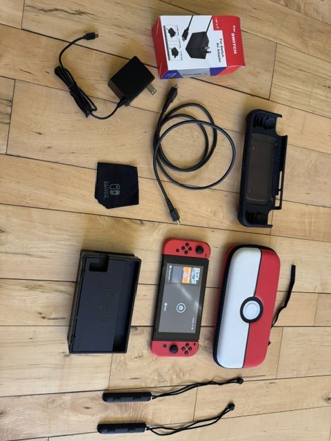 Nintendo Switch Bundle - Excellent Condition, Ready to Play!