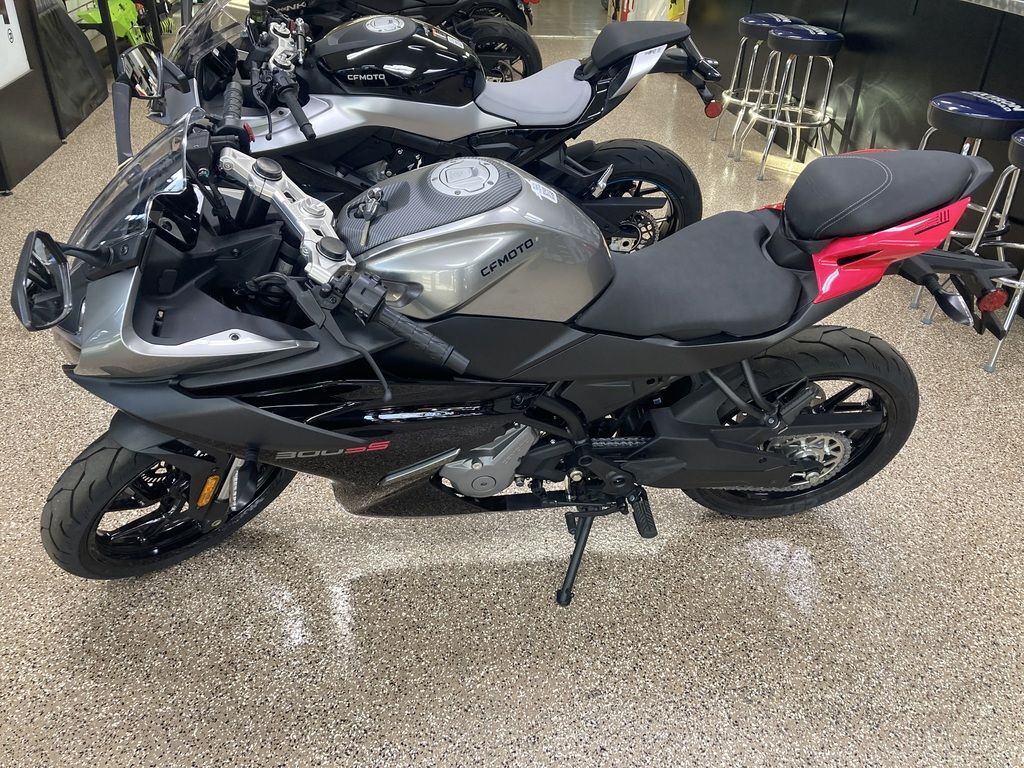 2025 CFMOTO 300SS