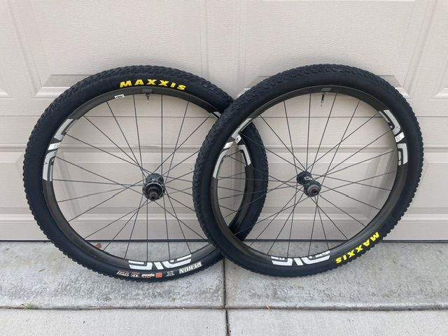 ENVE M525 / Industry 9 Hydra carbon 29" Boost wheelset