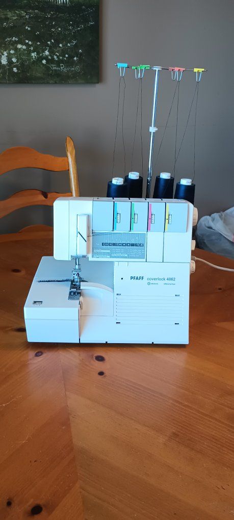 Pfaff Coverlock 4862 Serger Sewing Machine with Accessories and Manual ***SOLD