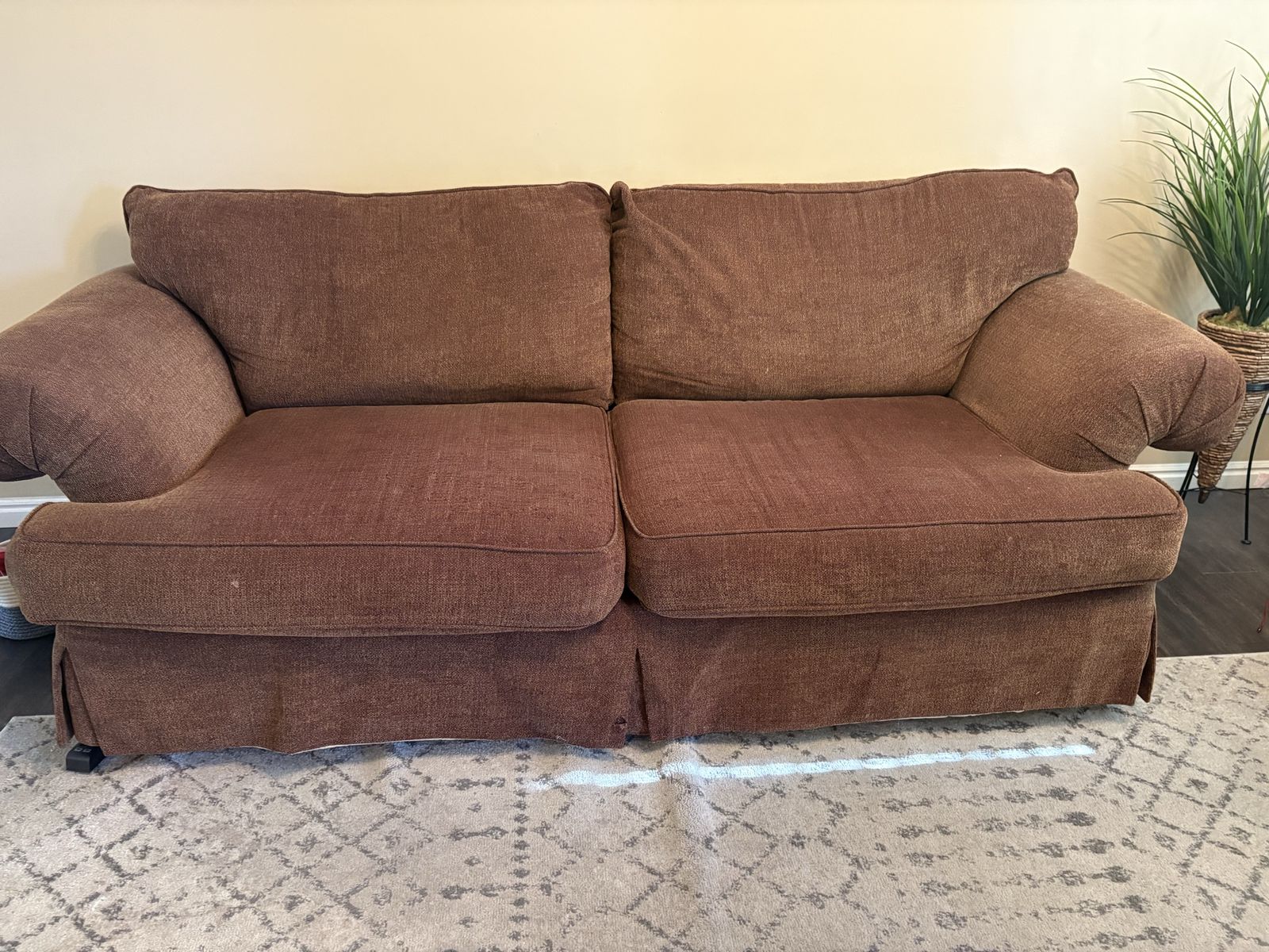 Sofa/loveseat