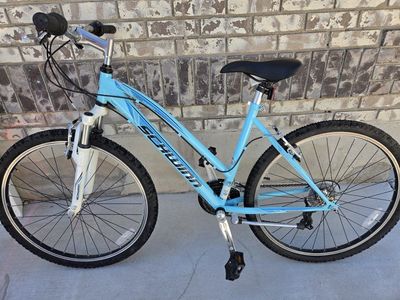 Small women's Schwinn Mountain Bike