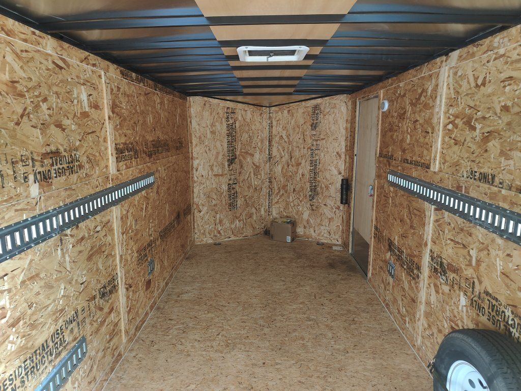 Main image 7