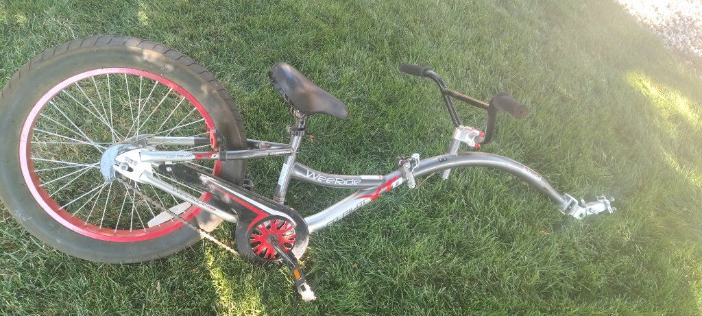 WeeRide Co-Pilot XT Tag-Along Trailer Bike - Silver/Red