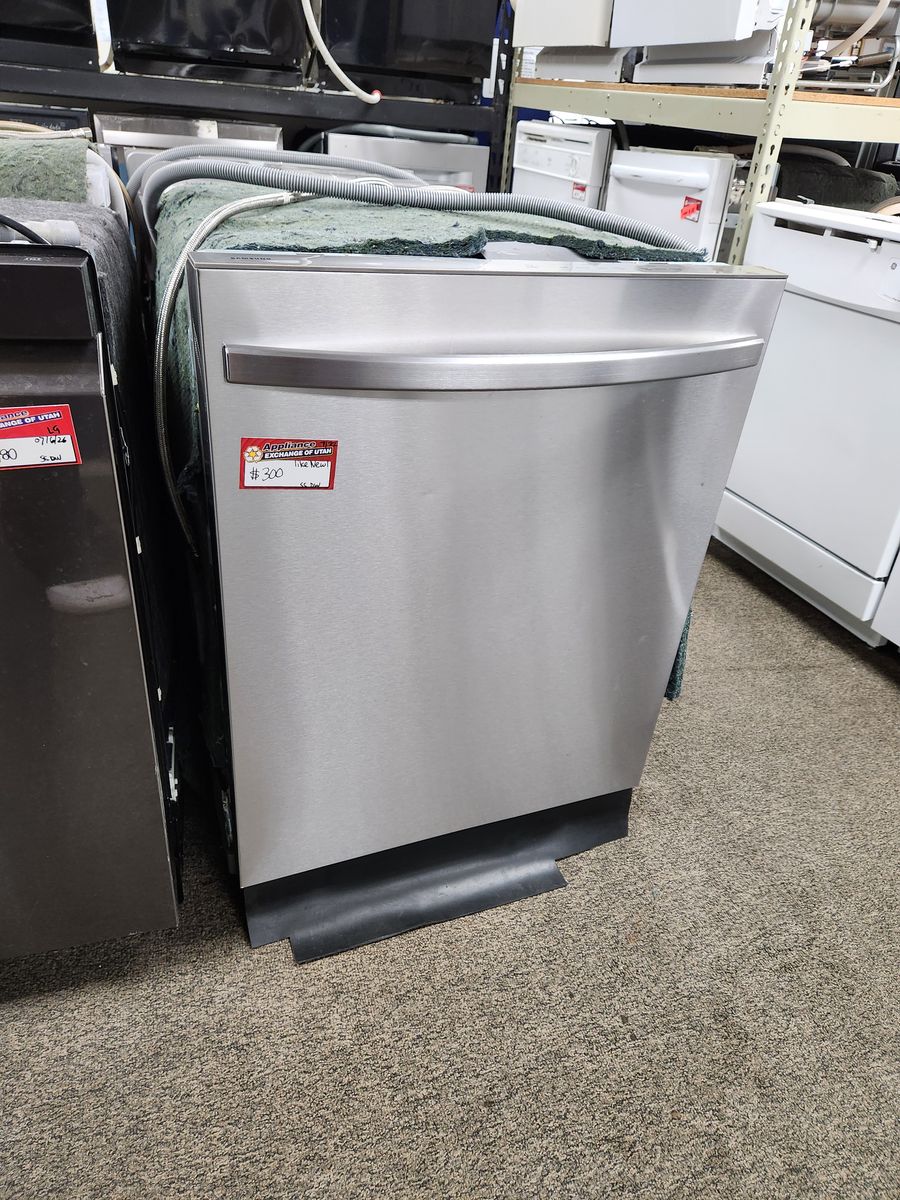 Samsung StormWash Dishwasher - Stainless Steel, Used - Excellent Condition