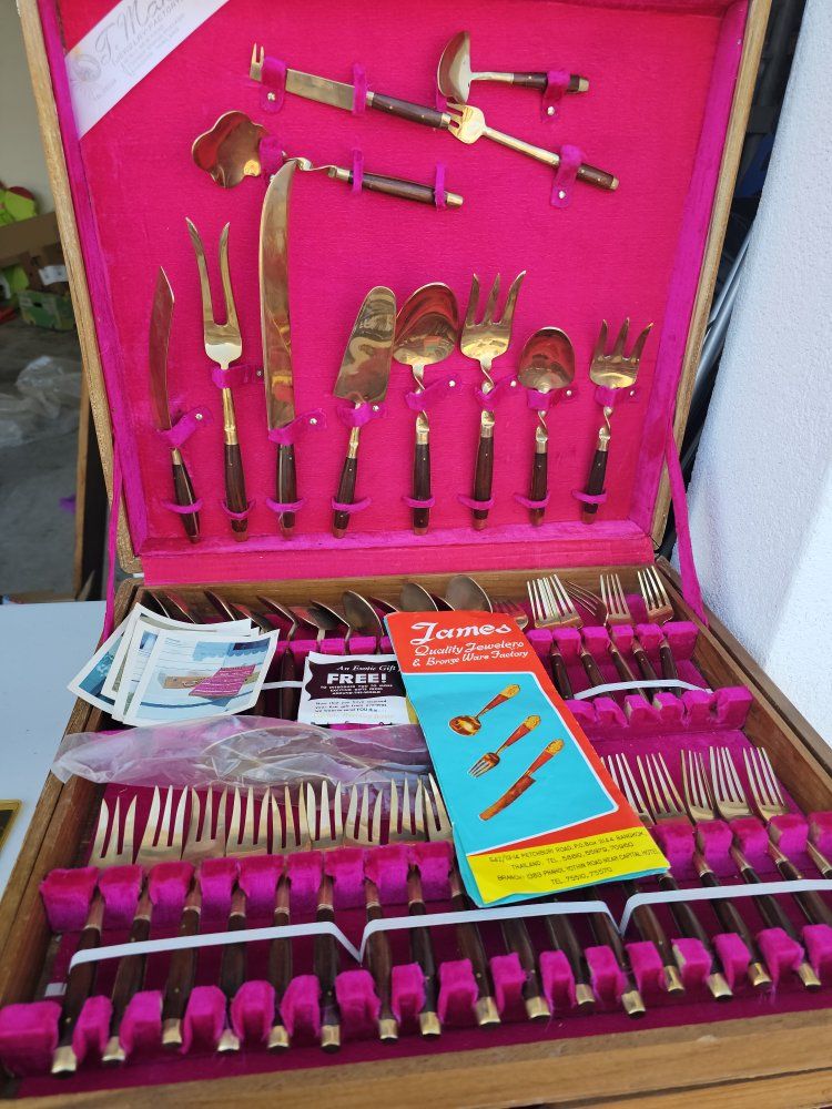 147 piece Bronzewear Set $100