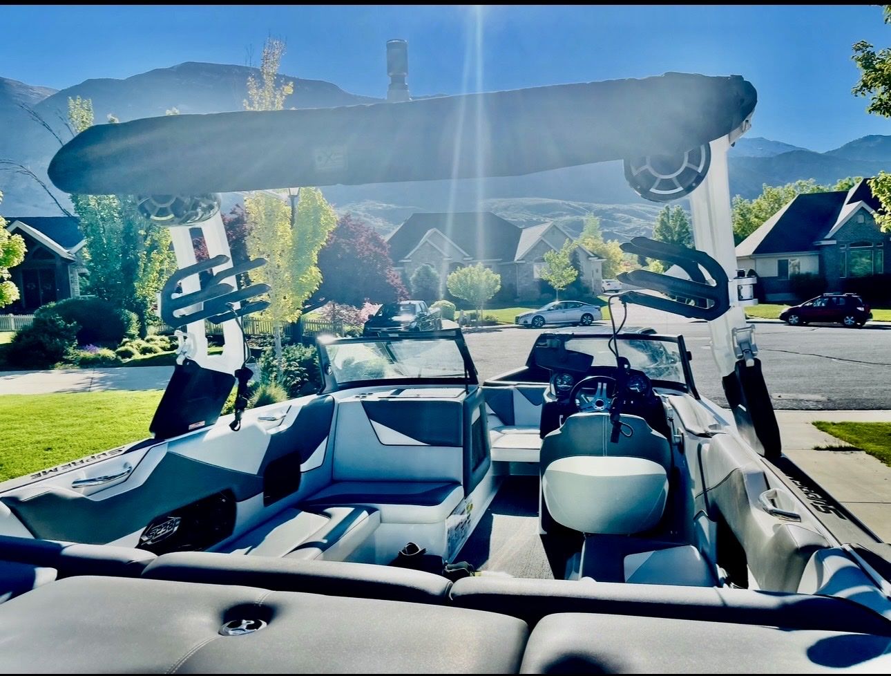 Main image 3