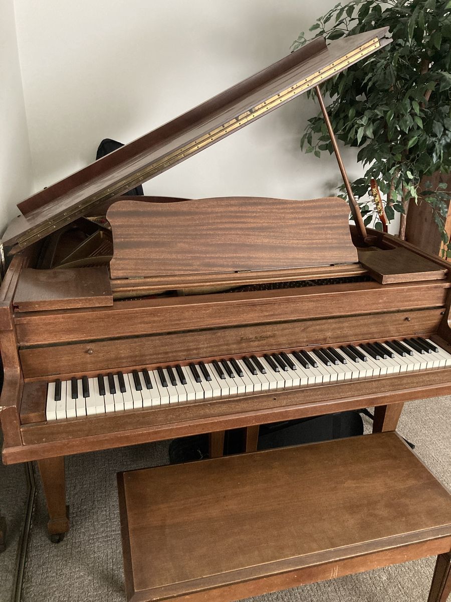1918 grand piano